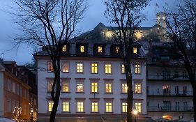 Julija&Robert's Riverview Apartments&Rooms